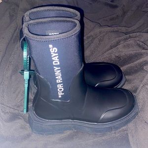 OFF WHITE BOOTS SIZE EURO 37.. only worn once